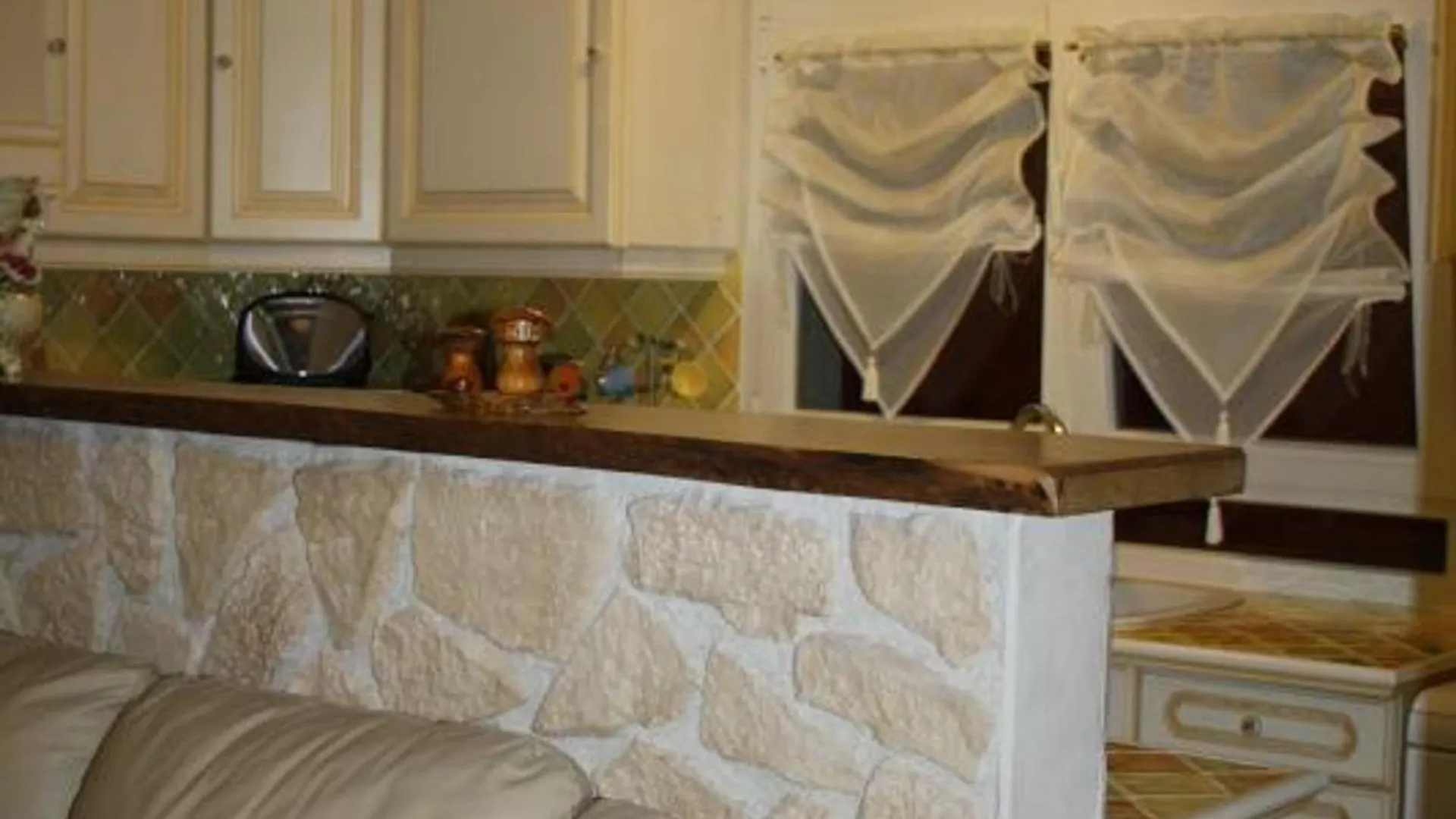 Holiday home Maison Renovee Avec Grand Jardin, Acces Riviere, Cheminee Et Tout Confort A Monetay-Sur-Allier - Fr-1-489-110